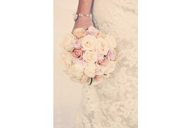 Bridal bouquet in white and pale pink for Atrani wedding