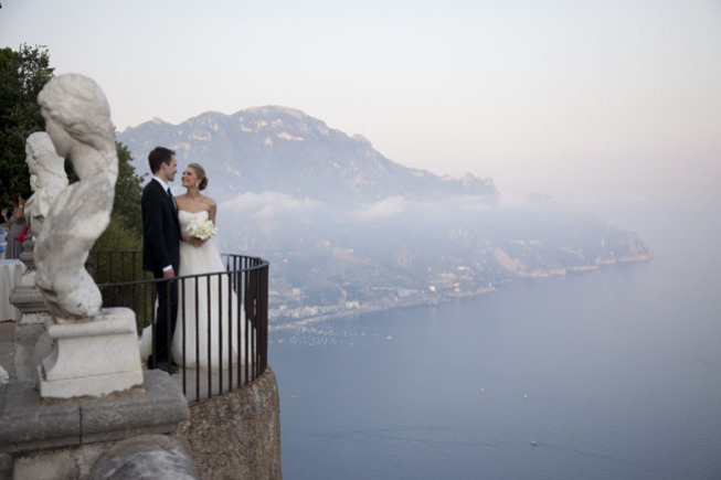 Bride and groom on the Terrace of Infinity in Ravello