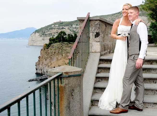 Bridal couple on a terrace with seaview in Sorrento
