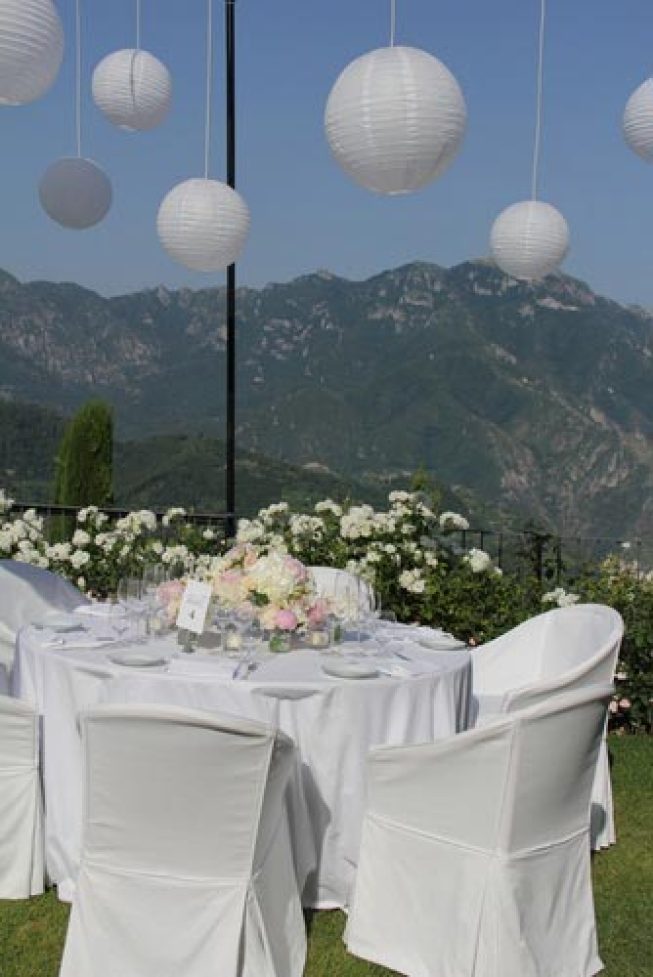Chinese lanterns for outdoor wedding reception in Ravello