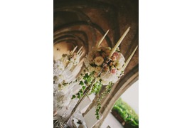 White and pale pink roses for wedding reception in Ravello
