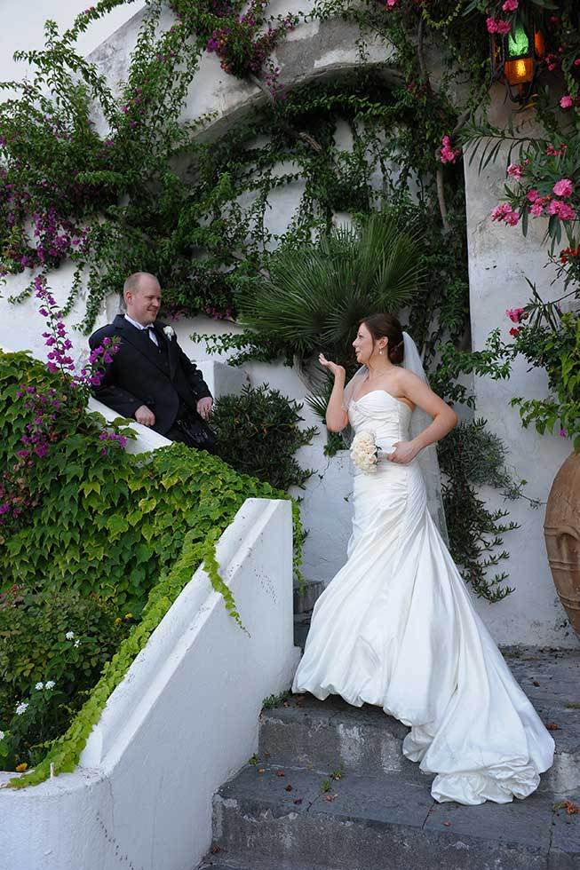 This bridal couple just got married in Amalfi