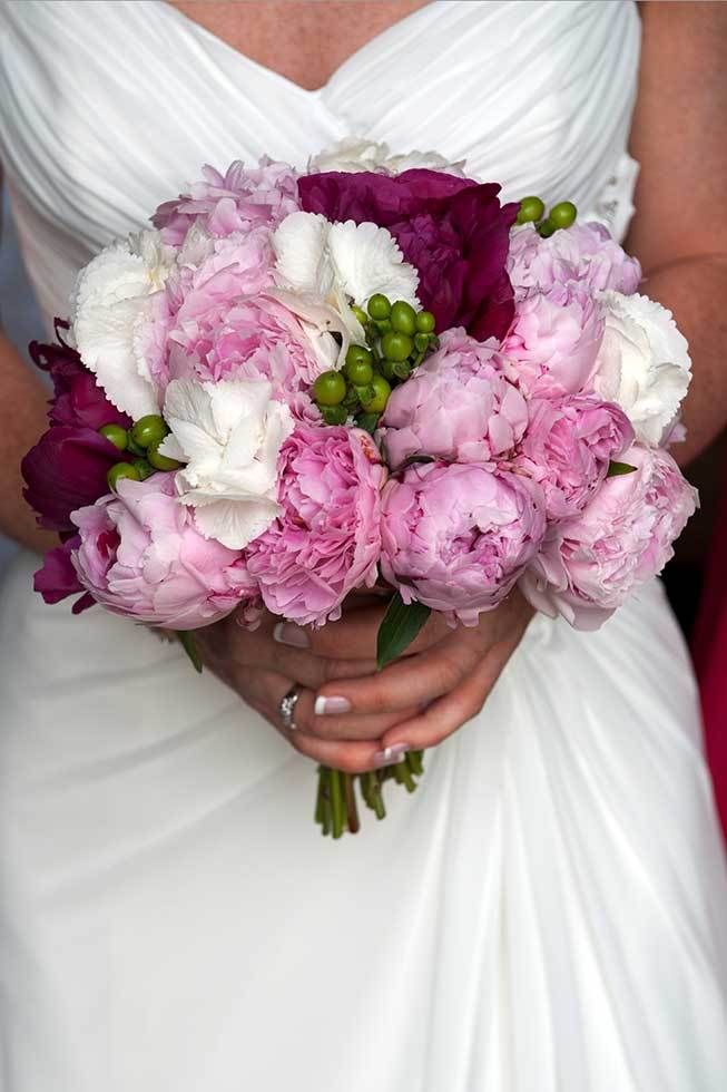 Bridal bouquet in pink, purple and white for wedding in Positano