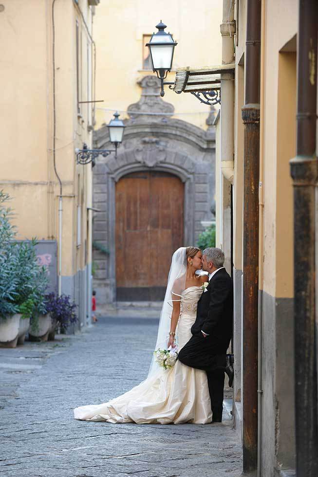 Romantic kiss for a bridal couple in Sorrento