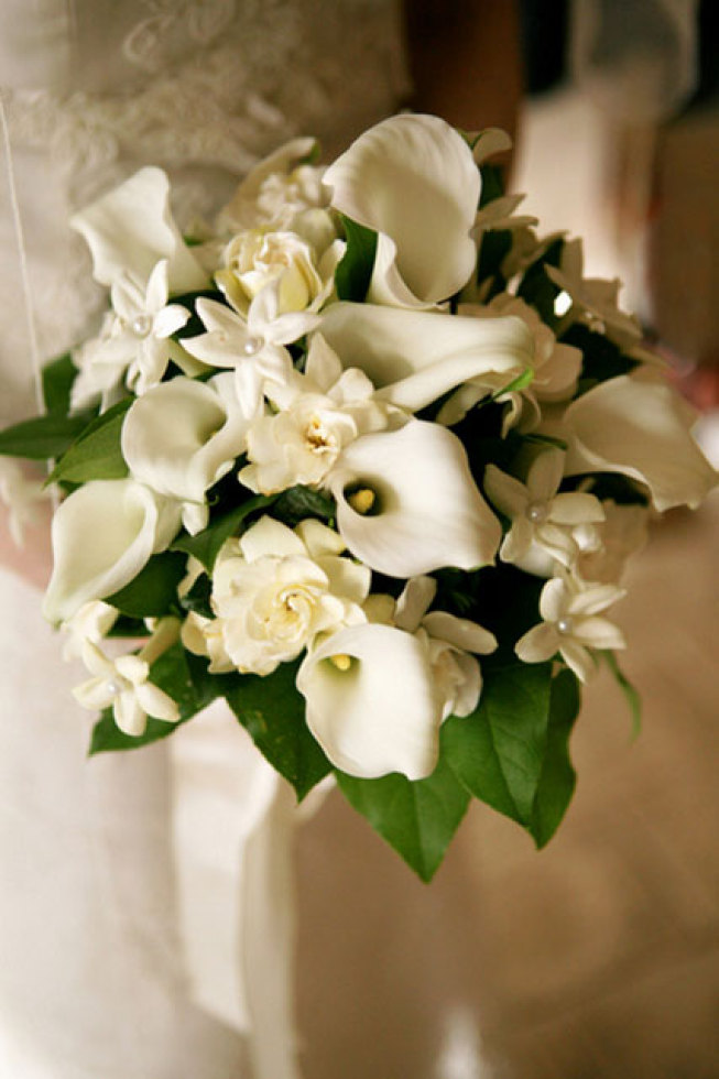 Bridal bouquet with white calla lilies for wedding in Capri