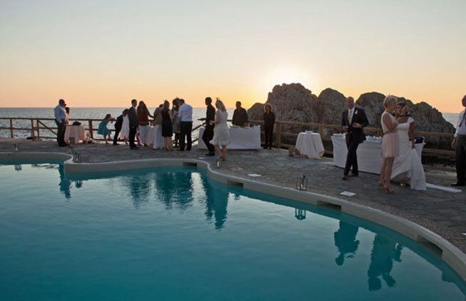 Wedding cocktail by the pool at Lido del Faro in Capri