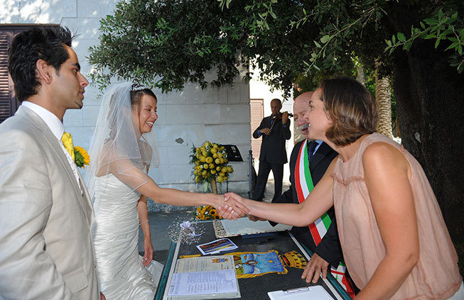 Civil ceremony in Villa Fondi near Sorrento